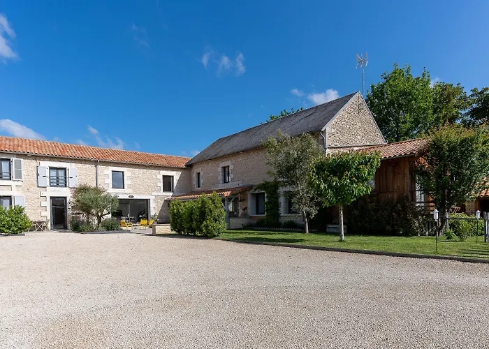 AU LOGIS DE BELLEFOIS - Chambres d'hôtes&Restauration